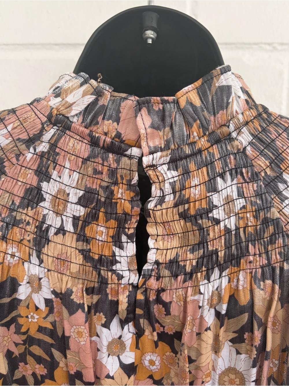 Moodie Smocked High-Neck Blouse in Floral Black Pattern, SZ L NWOT - Picture 8 of 11
